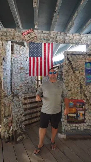 If these walls could talk... 💵✨ Leaving a signed dollar at Hungry Tarpon is a true Robbie’s rite of passage. Come leave your mark and become a part of Islamorada history! ⚓️🖊️